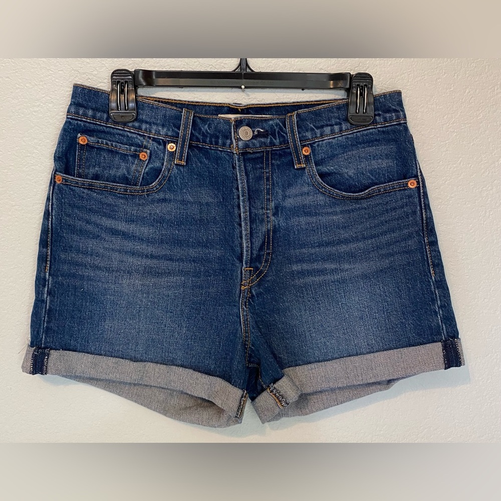 Levi’s Wedgie Jean Shorts